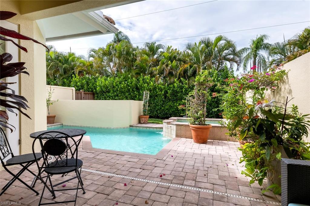 LUSSO VILLAS - Residential