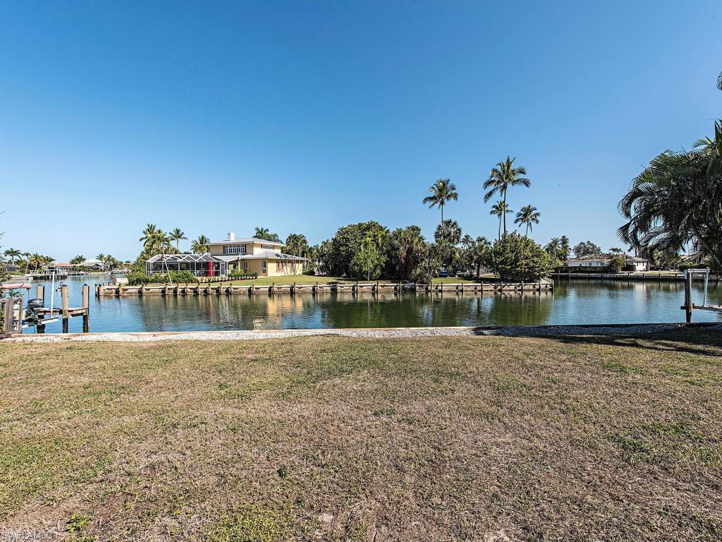 MARCO BEACH - Residential