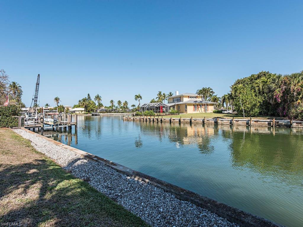 MARCO BEACH - Residential