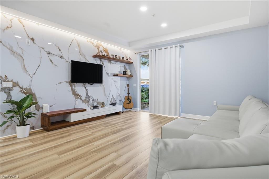 ISLES OF PORTO VISTA - Residential