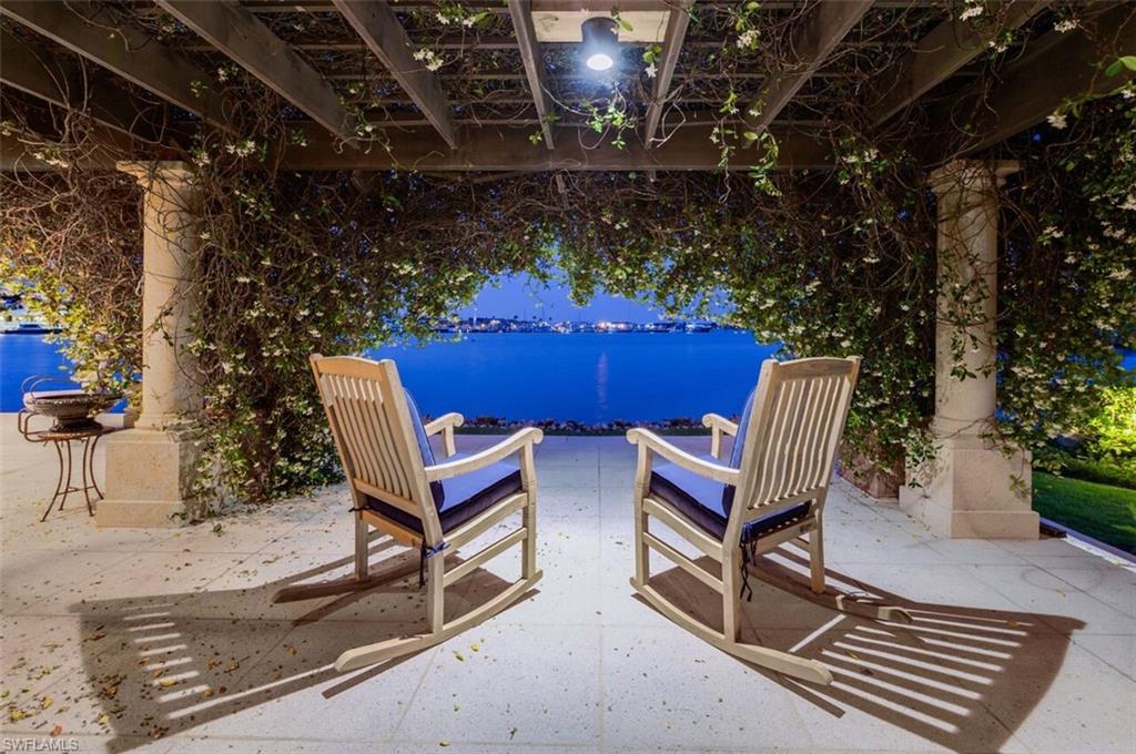 AQUALANE SHORES - Residential