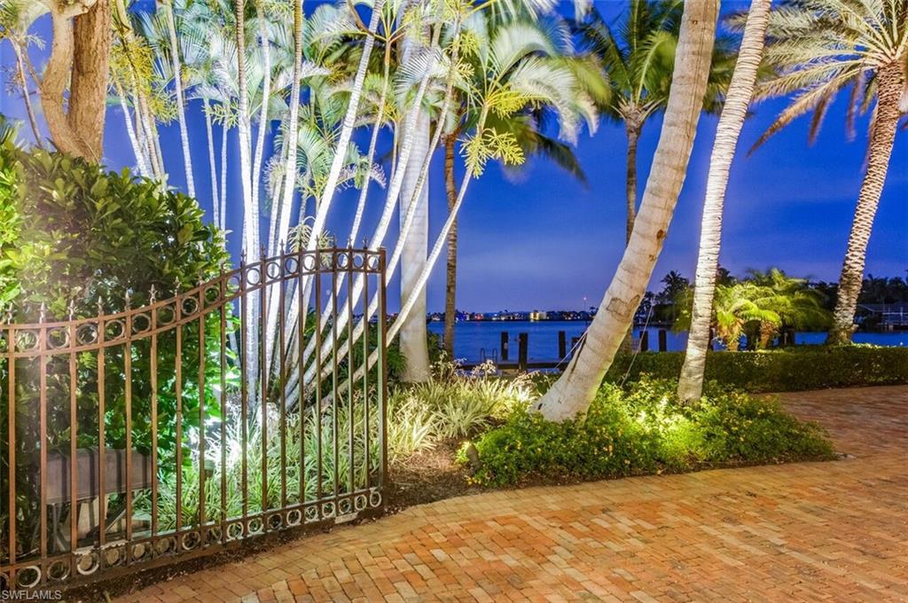 AQUALANE SHORES - Residential