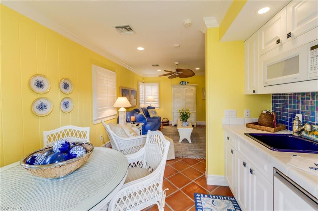 AQUALANE SHORES - Residential