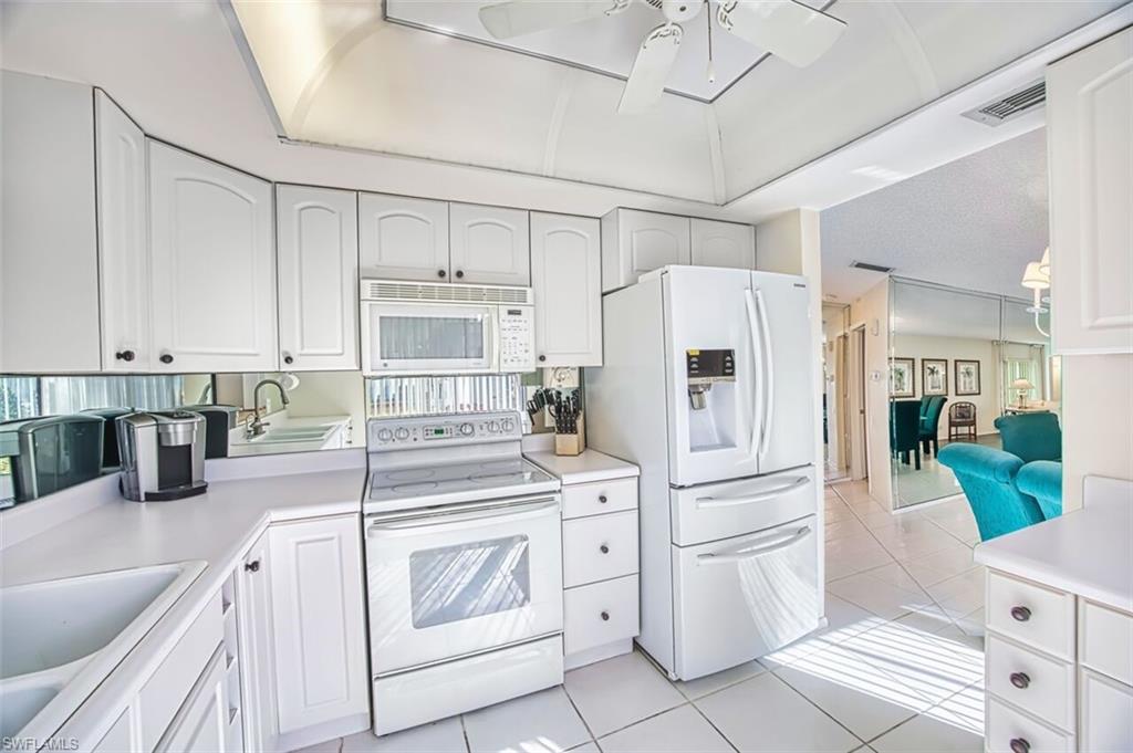 SEVEN LAKES - Residential