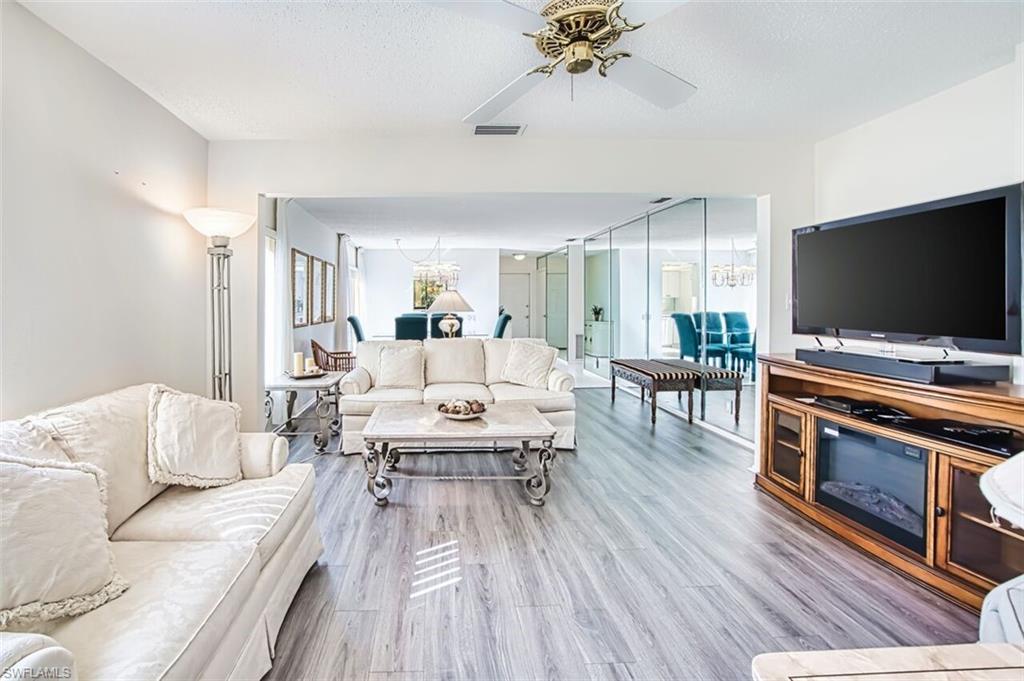 SEVEN LAKES - Residential