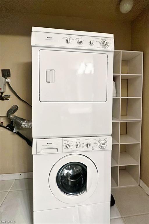 SEVEN LAKES - Residential