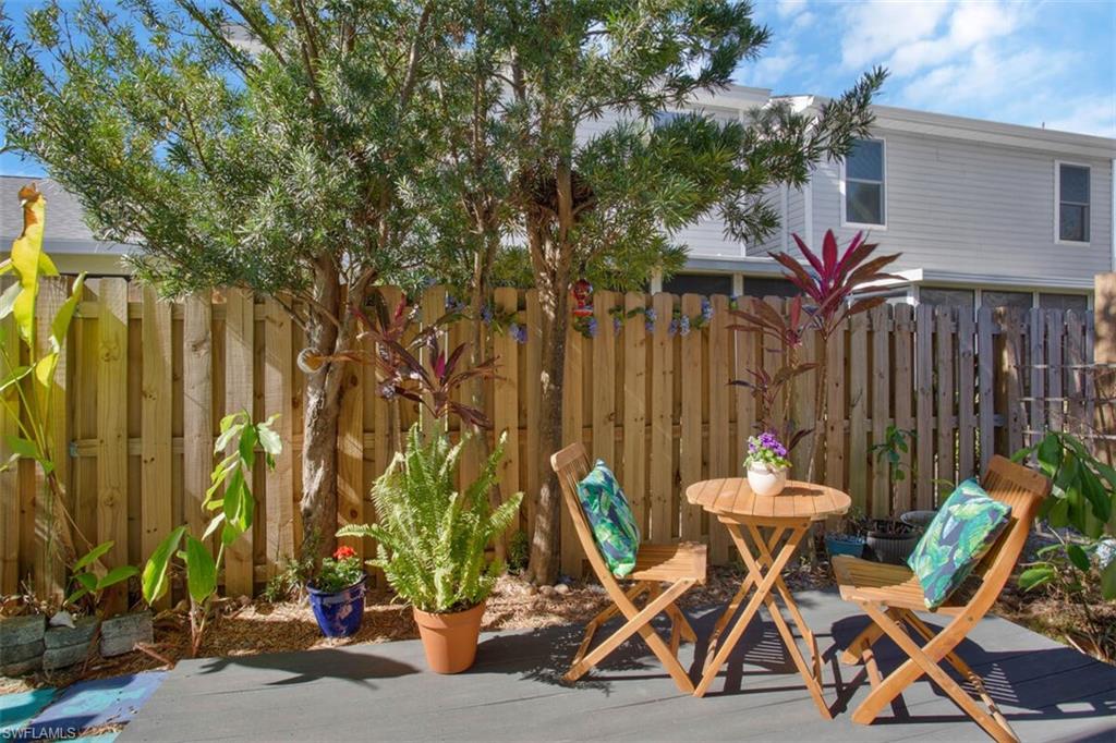 SUMMERLIN TRACE CONDO - Residential