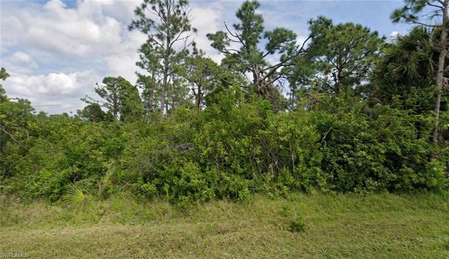 Prime residential lot in a fast-growing area of Port Charlotte! Not in a flood zone and no HOA fees—build your dream home with flexibility and peace of mind. Great opportunity for homeowners or investors.