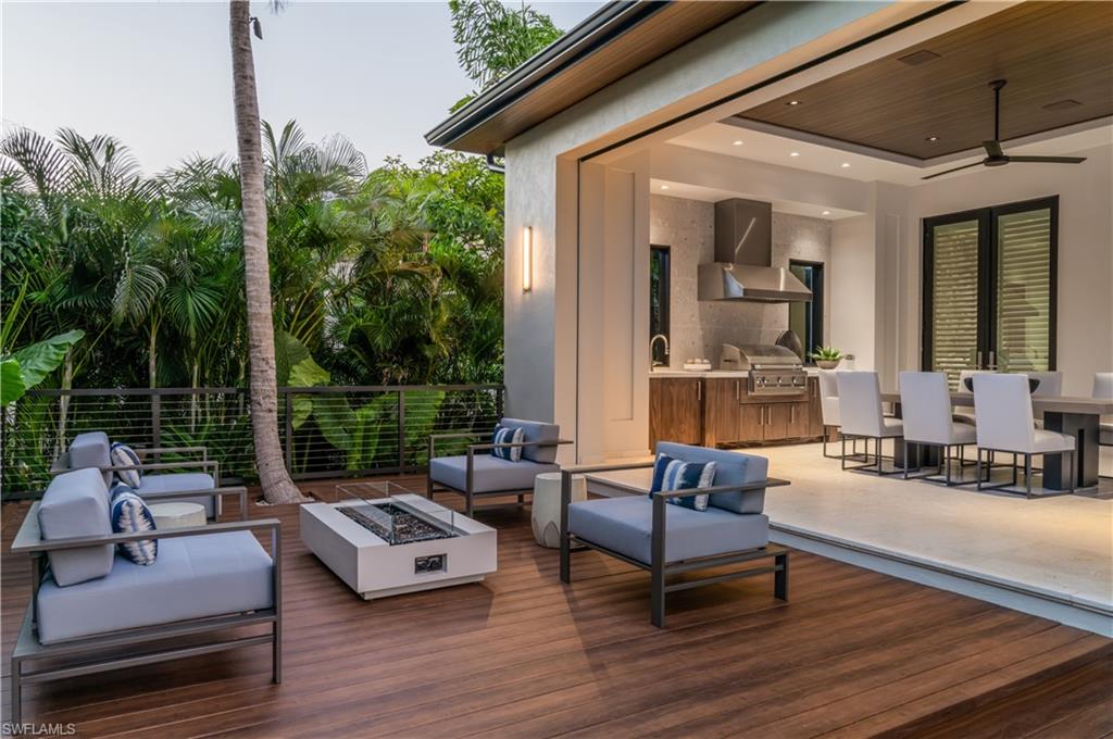 AQUALANE SHORES - Residential