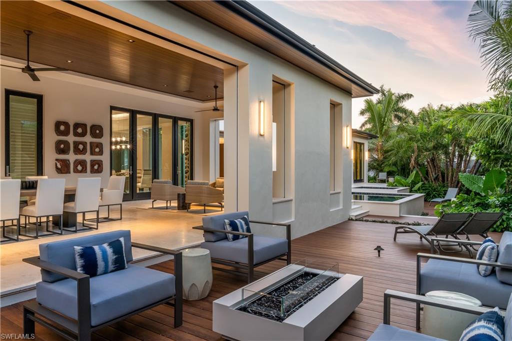 AQUALANE SHORES - Residential