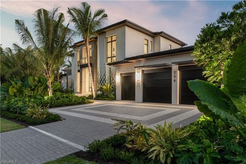 256 Aqua CT NAPLES FL 34102