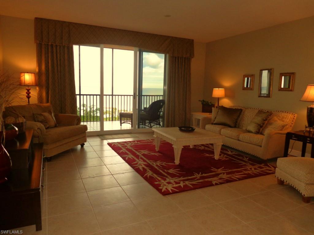 GRANDE ISLE III - Residential