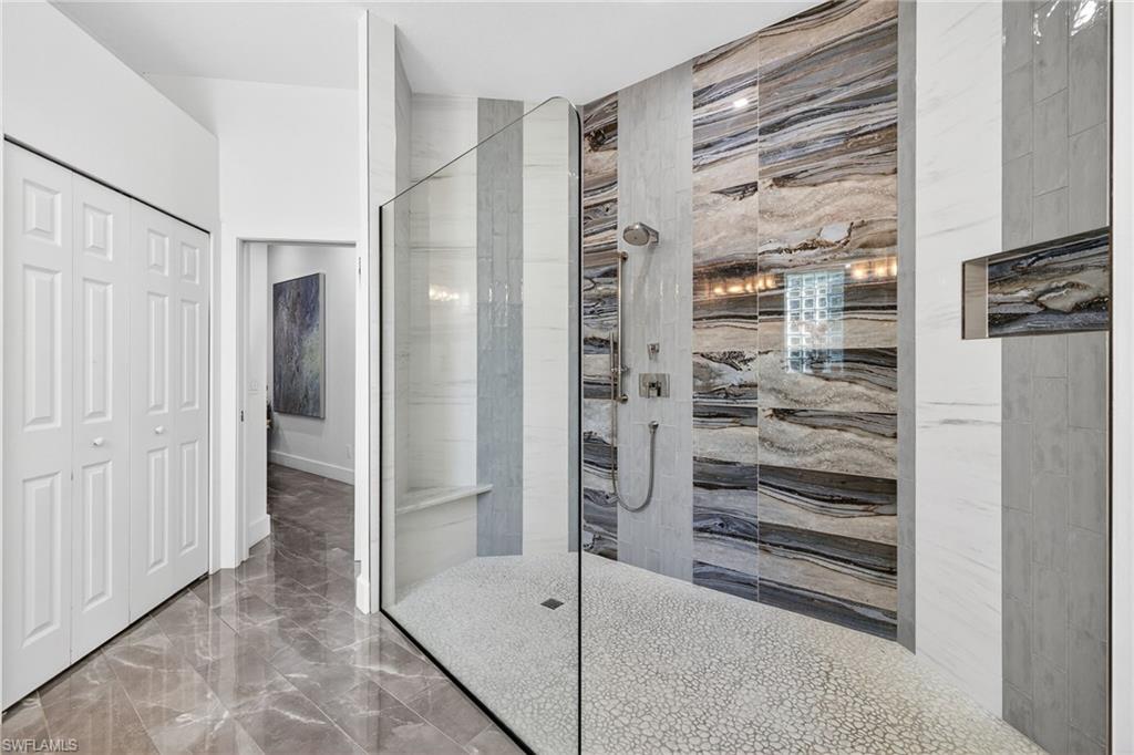 RIVERSIDE YACHT CLUB - Residential