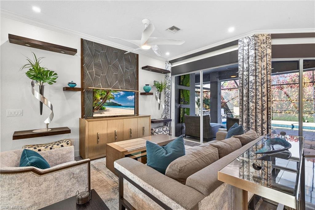 RIVERSIDE YACHT CLUB - Residential