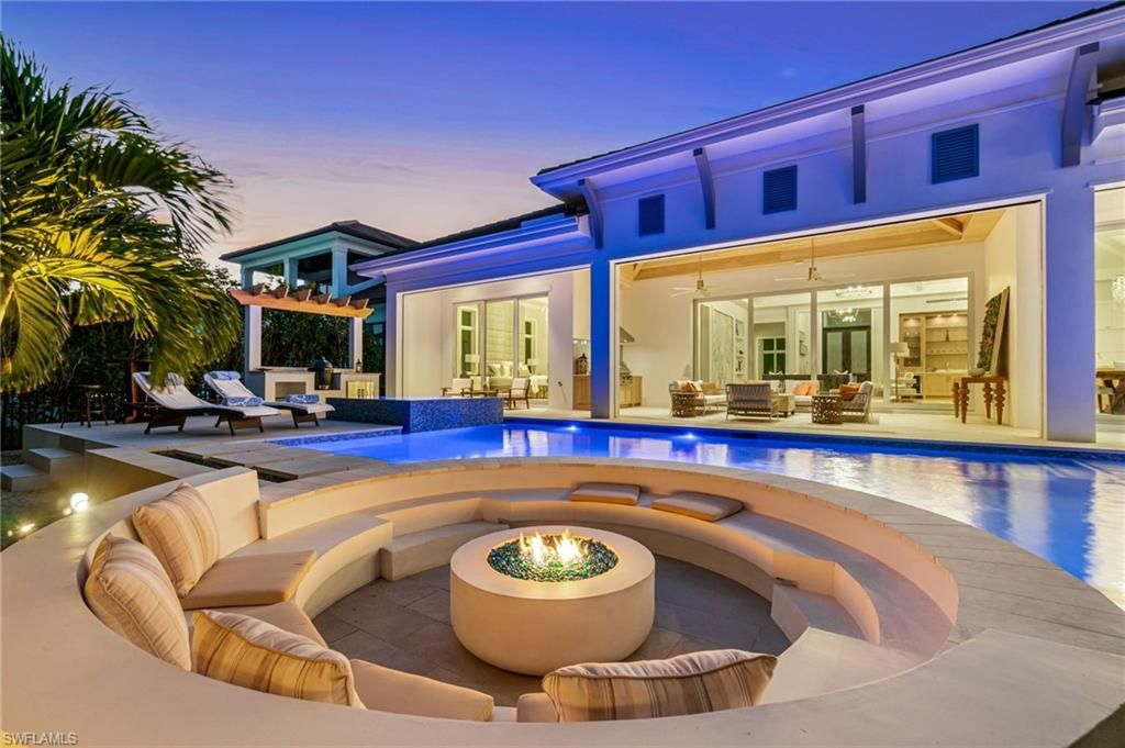 Photo of 3290 Crayton RD, NAPLES, FL 34103 (MLS # 225062559)