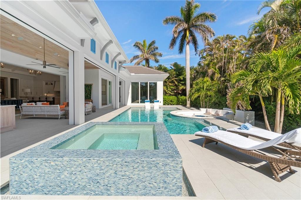 MOORINGS - Residential