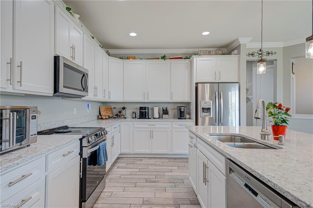 AVALON PARK - Residential