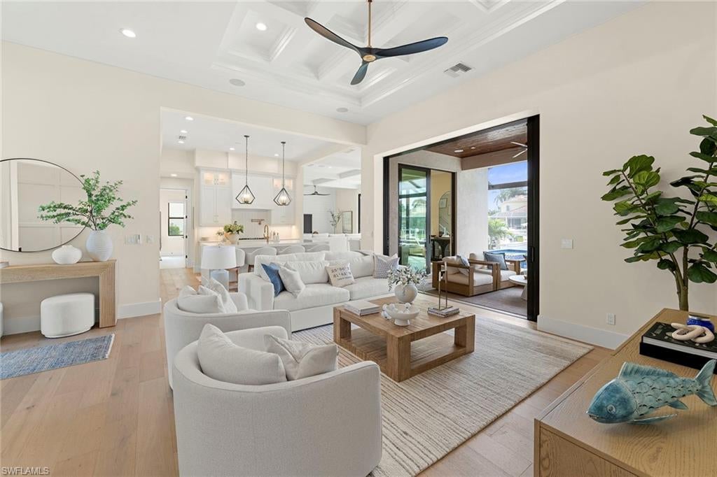 625 Hernando DR