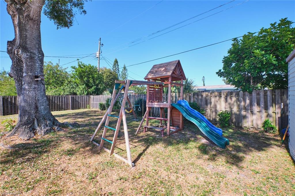 FORT MYERS SHORES - Residential