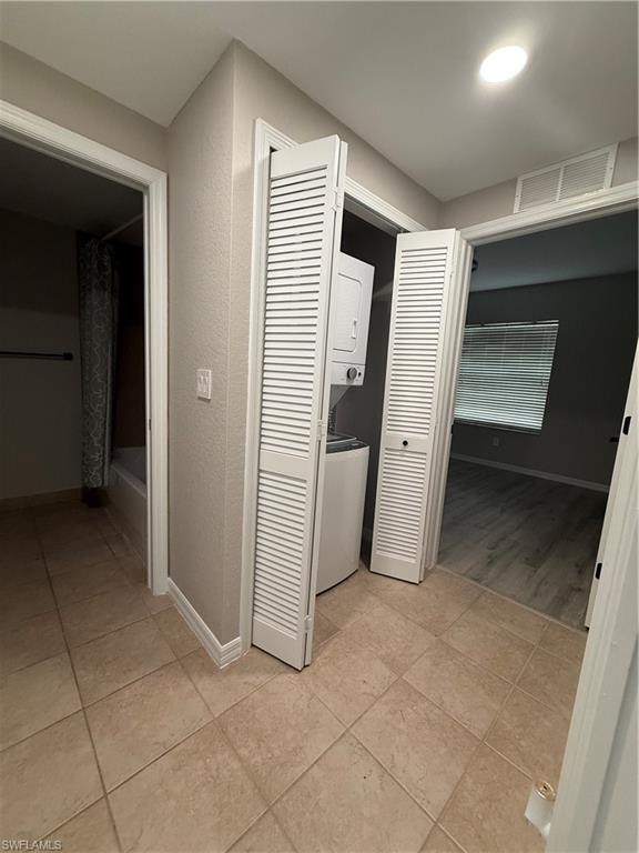 THE COVE AT SIX MILE - Residential Lease