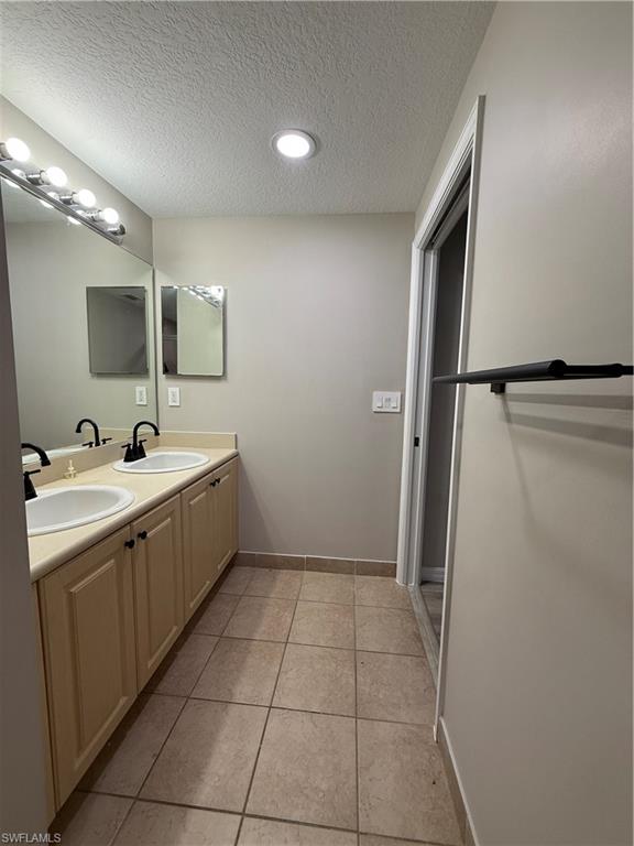 THE COVE AT SIX MILE - Residential Lease