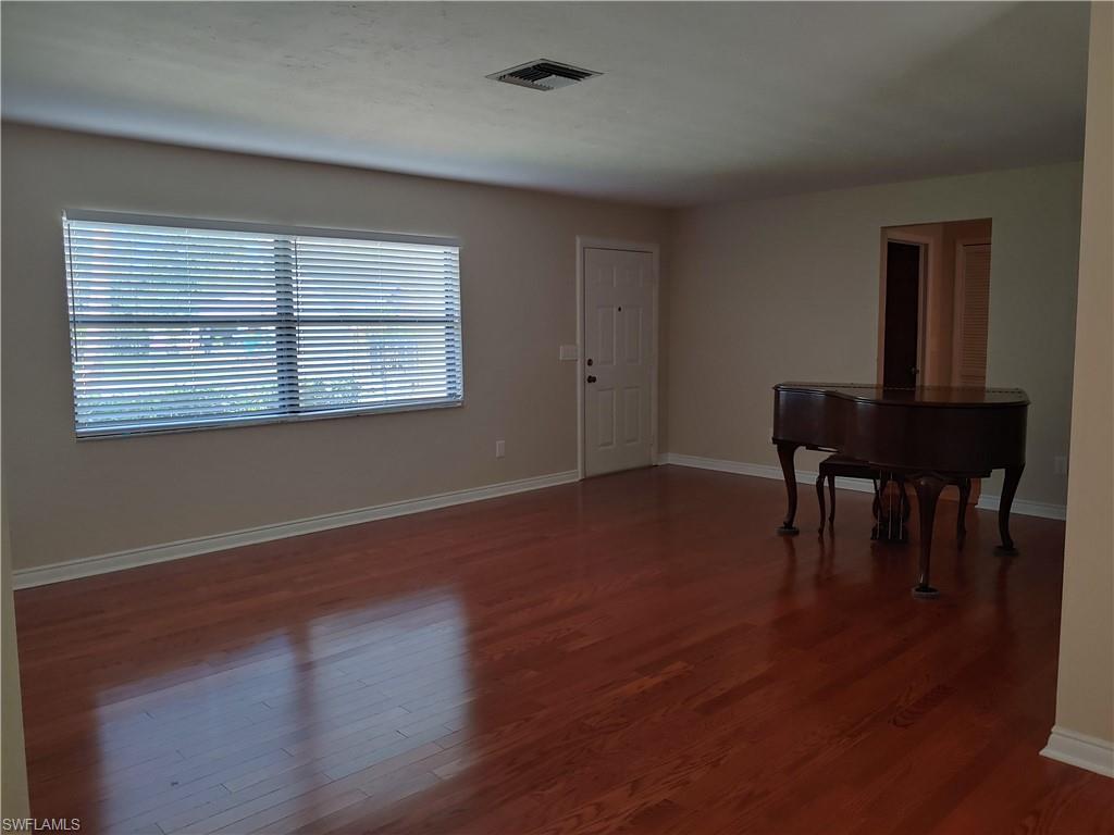 KINGS LAKE - Residential