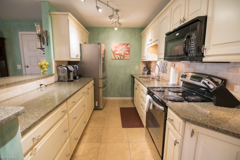 SUMMERLIN WOODS - Residential