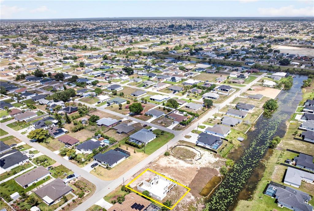 CAPE CORAL - Land