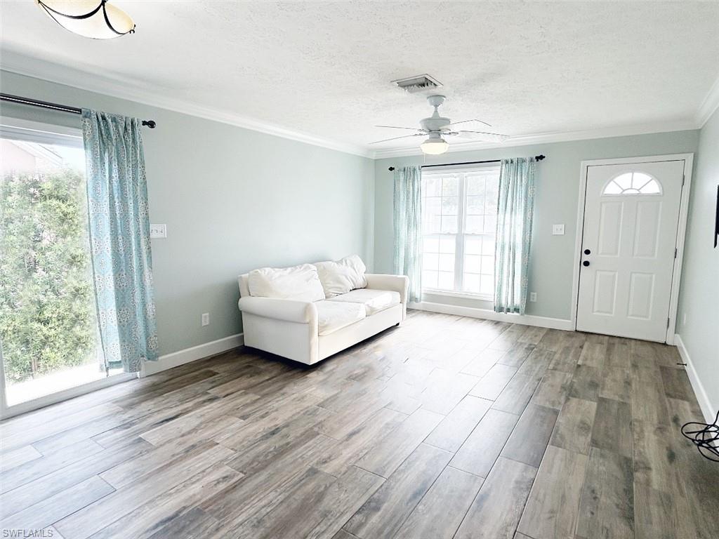 LEAWOOD LAKES - Residential