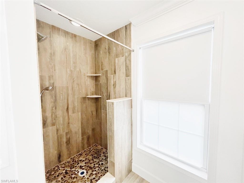 LEAWOOD LAKES - Residential