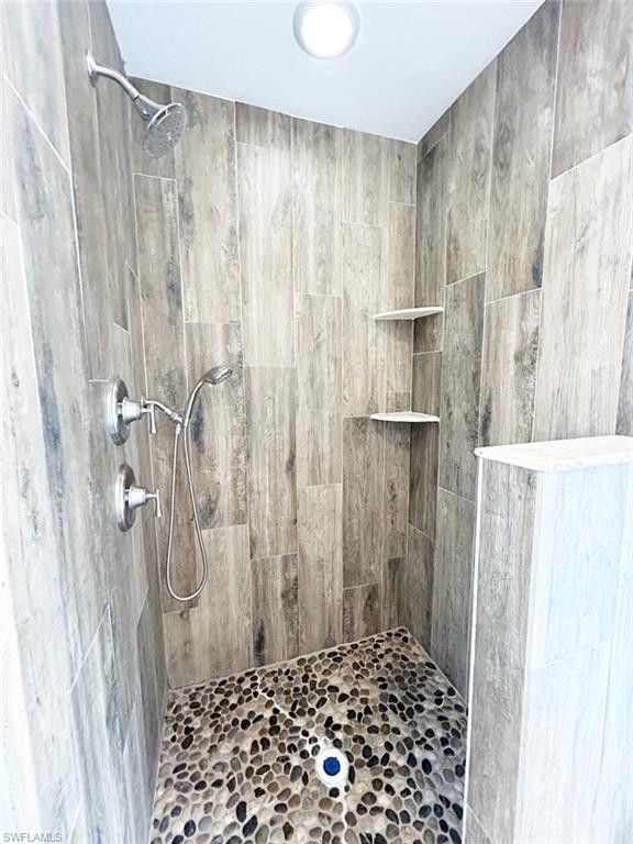 LEAWOOD LAKES - Residential