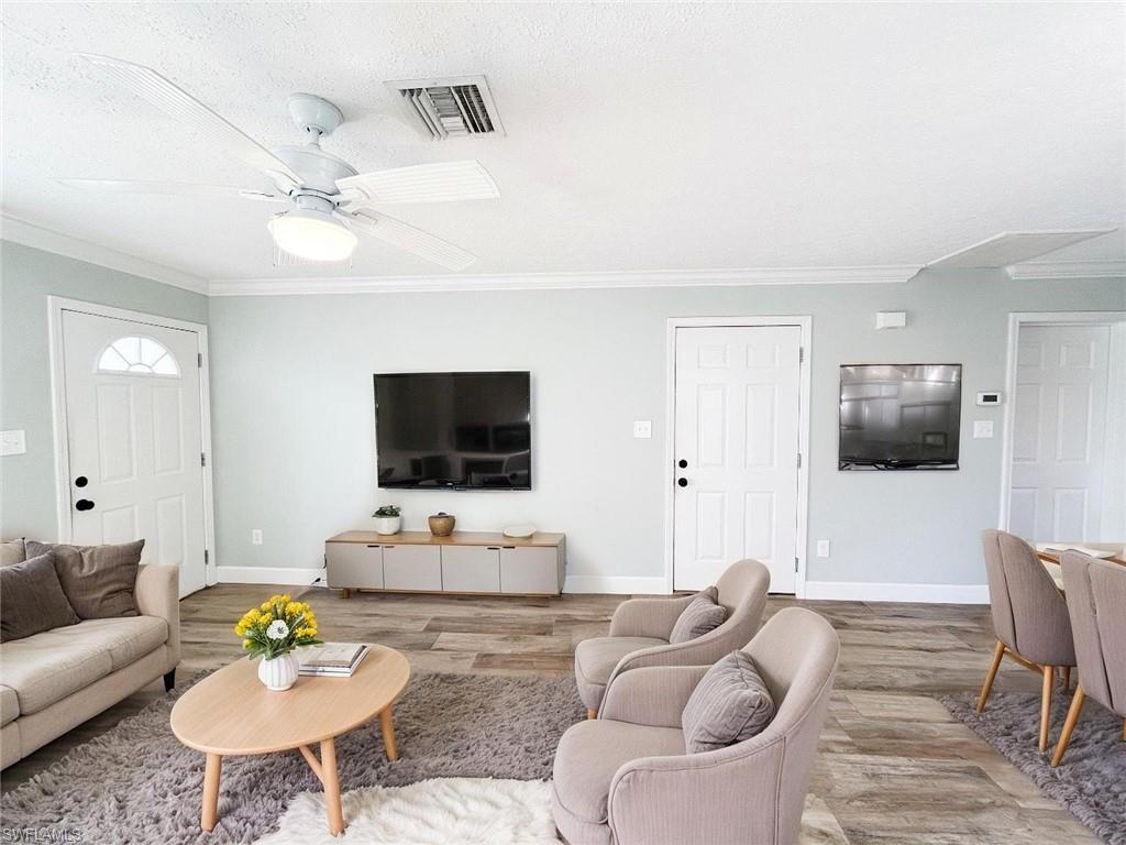 LEAWOOD LAKES - Residential