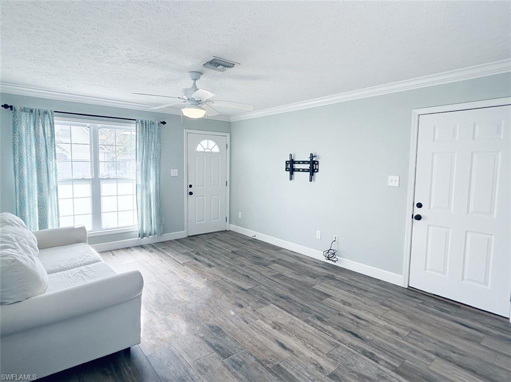 LEAWOOD LAKES - Residential