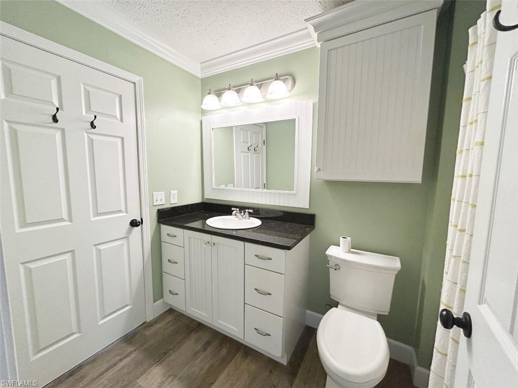 LEAWOOD LAKES - Residential