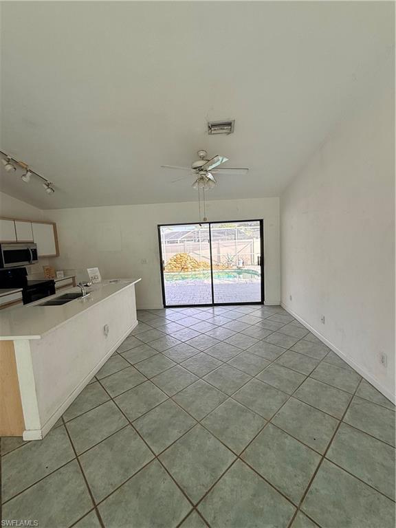 SAN CARLOS PARK - Residential