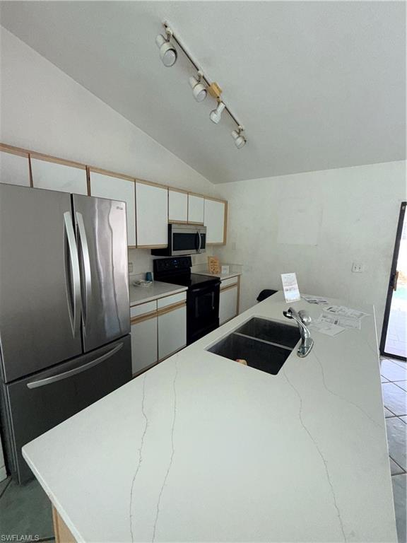 SAN CARLOS PARK - Residential