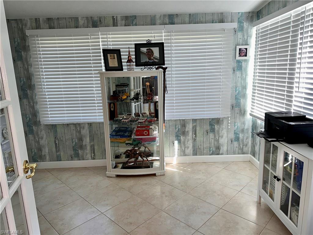 SUBURBAN PARK - Residential