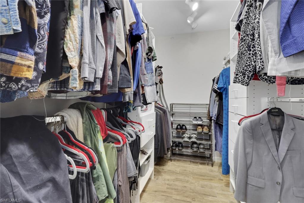 BROOKSIDE - Residential