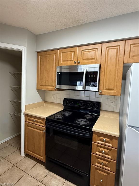 HYDE PARK CONDOMINIUM - Residential