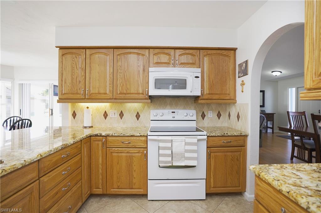 COUNTRY OAKS - Residential