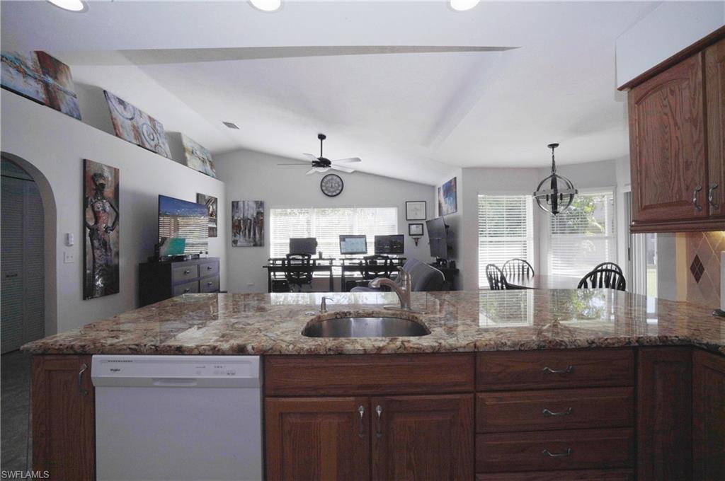 COUNTRY OAKS - Residential