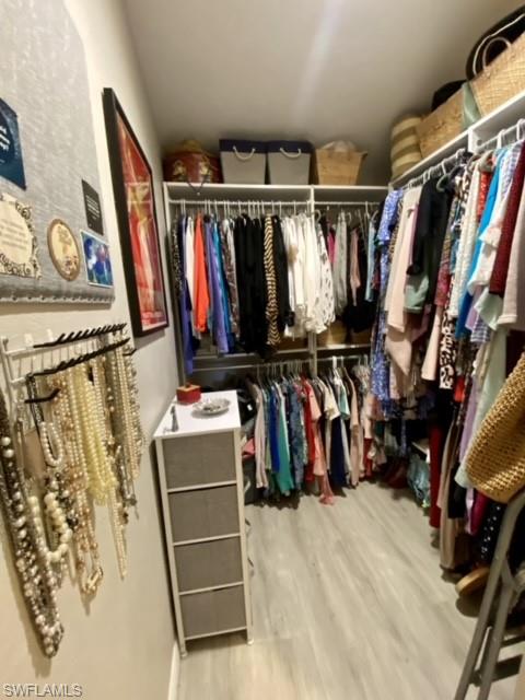 CAPSTAN II CONDO - Residential