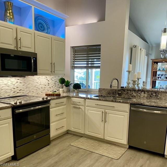 CAPSTAN II CONDO - Residential