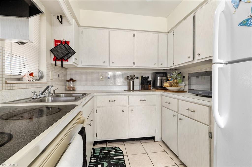 GOLFWOOD CONDO - Residential