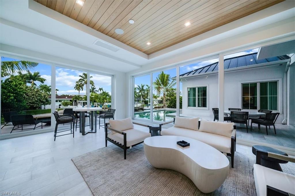 ROYAL HARBOR - Residential