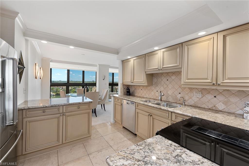 ADMIRALTY POINT - Residential