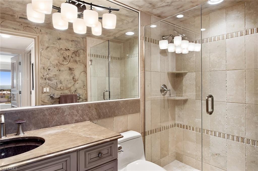 ADMIRALTY POINT - Residential