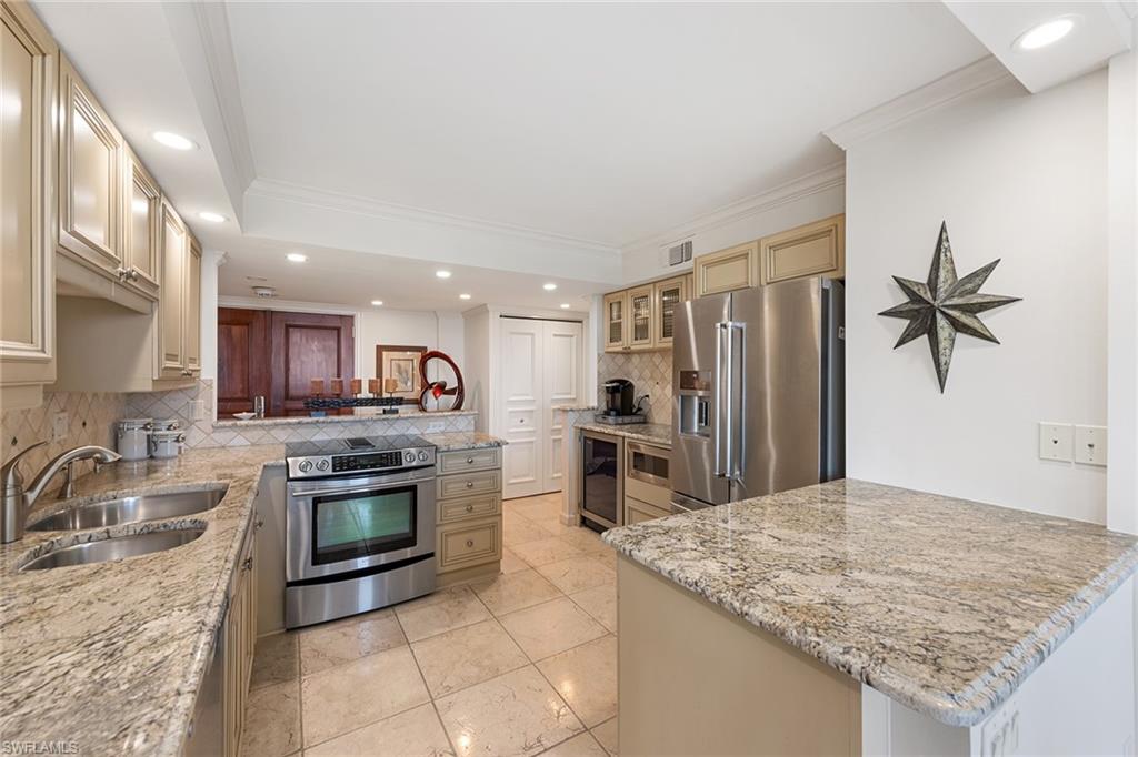 ADMIRALTY POINT - Residential