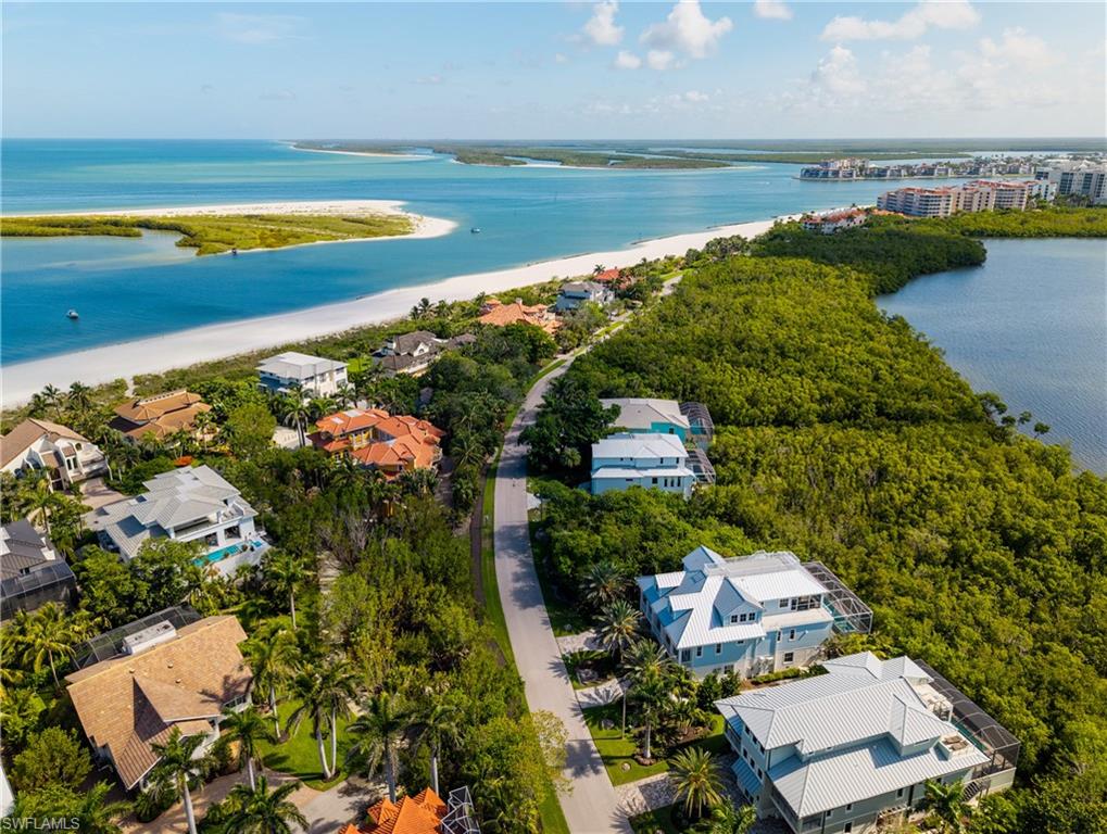 HIDEAWAY BEACH - Land