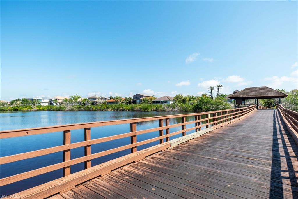 HIDEAWAY BEACH - Land